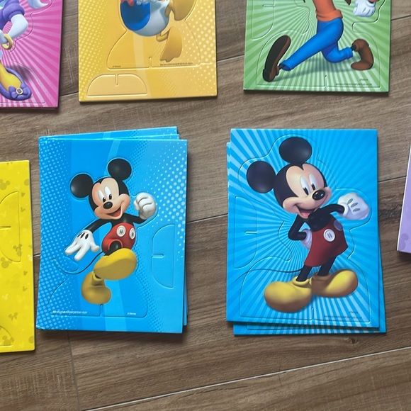 15 Cardboard Mickey Mouse Characters With Stand - Picture 3 of 7